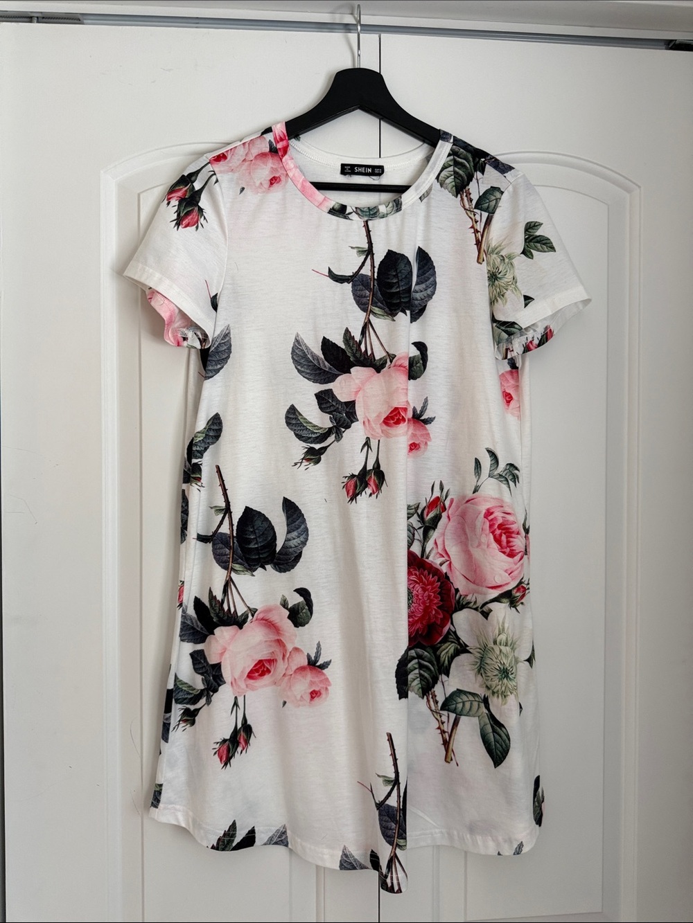 SHEIN White Floral Short Sleeve Swing Top with Pink Roses